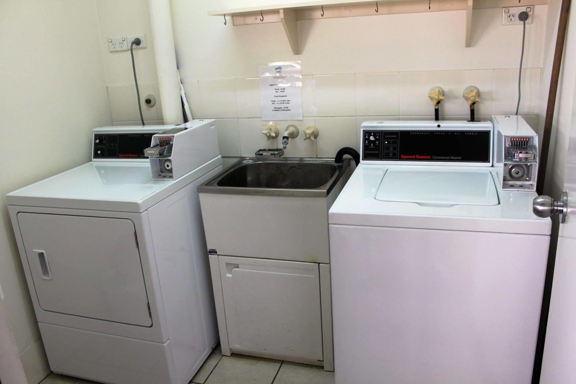 Rockhampton Palms Motor Inn Esterno foto